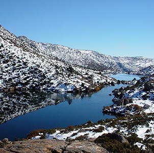 Tarn Shelf